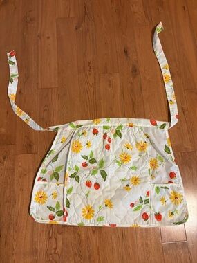 Vintage quilted kitchen apron